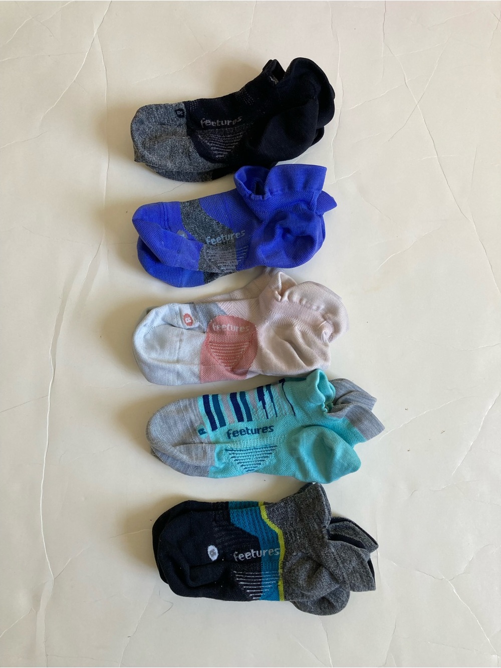 Feetures elite light tab running socks girls 3 4 womens 5 6